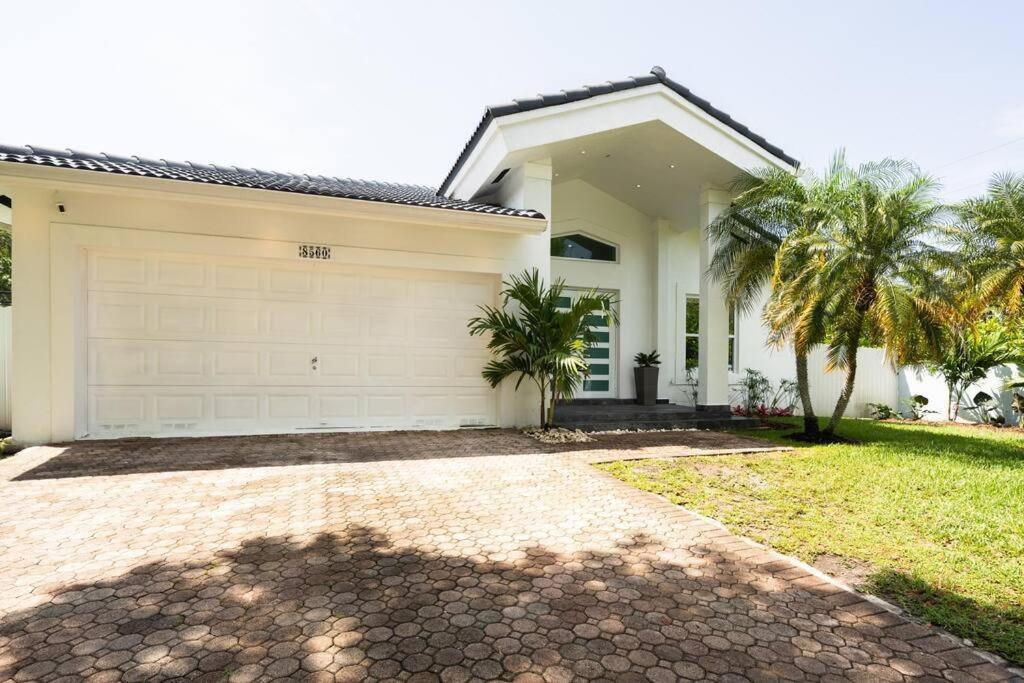 Private Villa Pool Spa Games-Beach L27 Cutler Bay Exterior foto